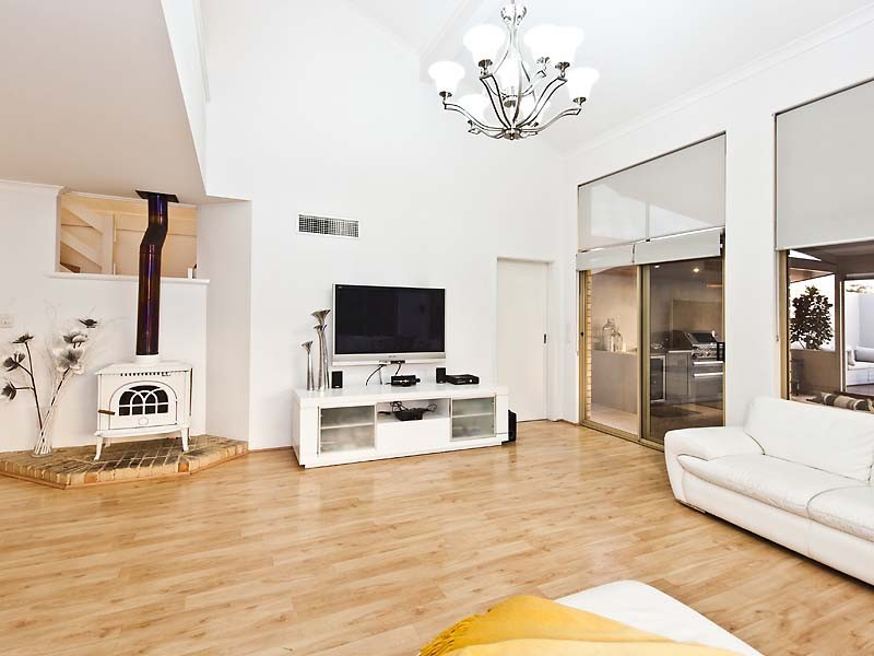 13 Evergreen Court, Leeming WA 6149