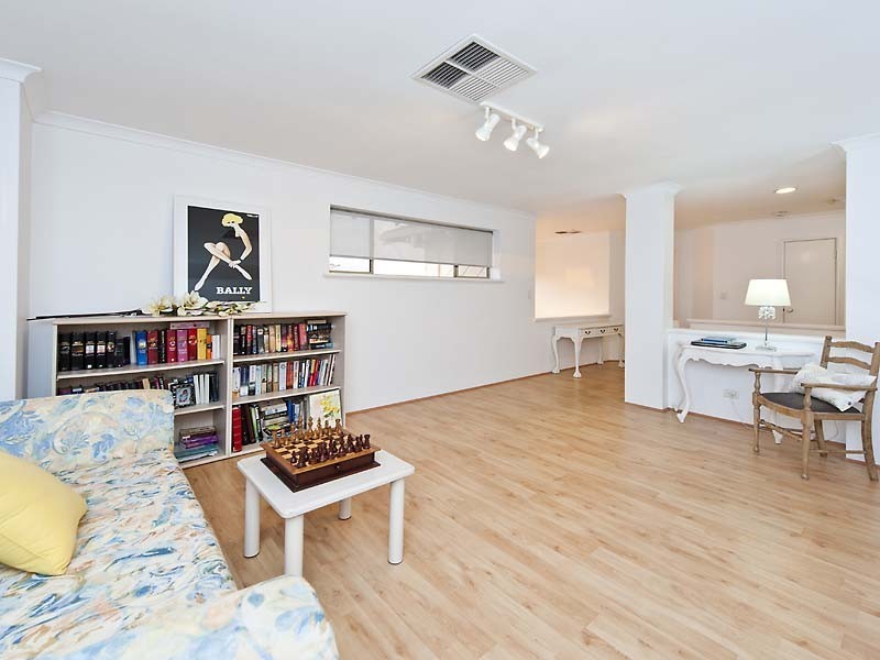 13 Evergreen Court, Leeming WA 6149