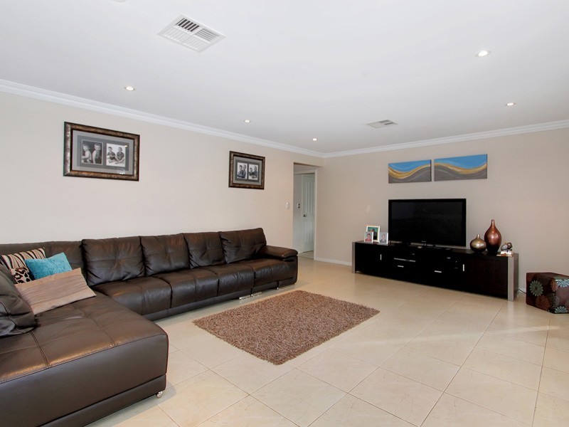 36 Pelham Gardens, Canning Vale WA 6155