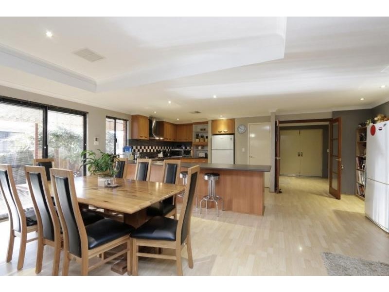 28 Rosewood Lane, Thornlie WA 6108