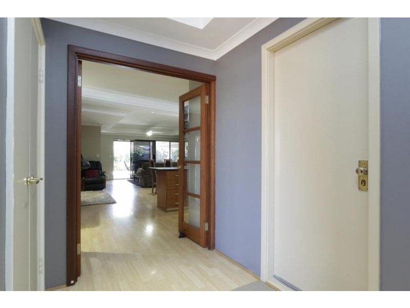 28 Rosewood Lane, Thornlie WA 6108