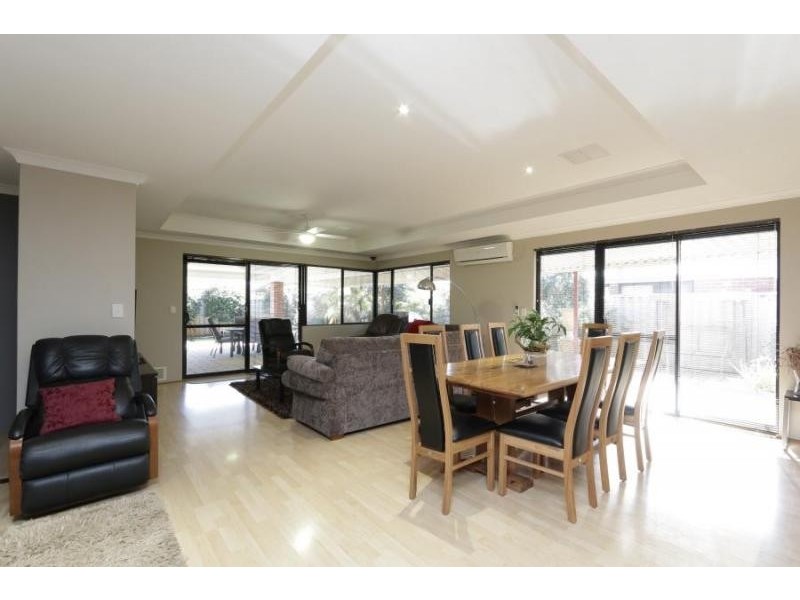 28 Rosewood Lane, Thornlie WA 6108