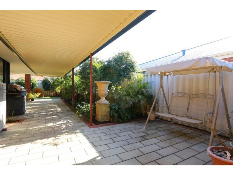 28 Rosewood Lane, Thornlie WA 6108