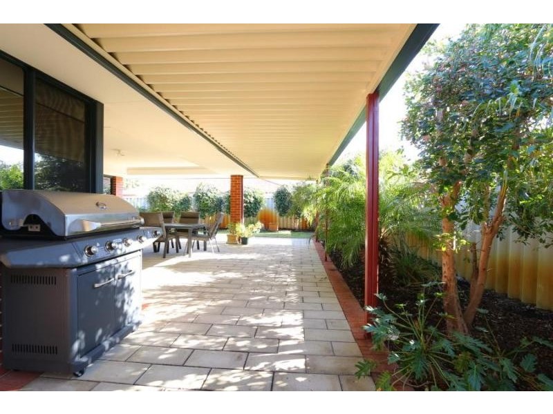 28 Rosewood Lane, Thornlie WA 6108