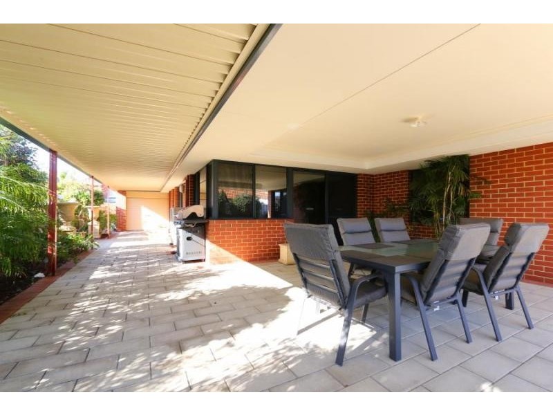 28 Rosewood Lane, Thornlie WA 6108
