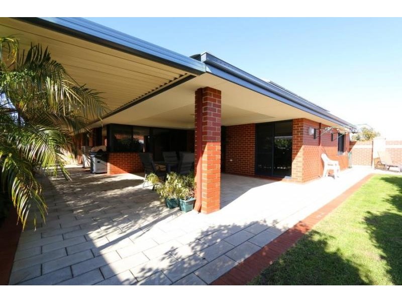28 Rosewood Lane, Thornlie WA 6108
