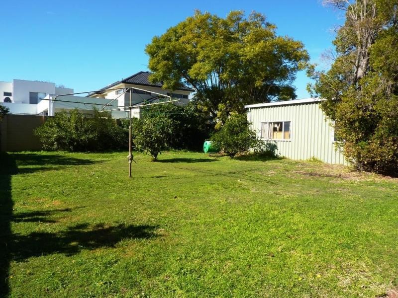 5 Lisa Place, Mount Pleasant WA 6153