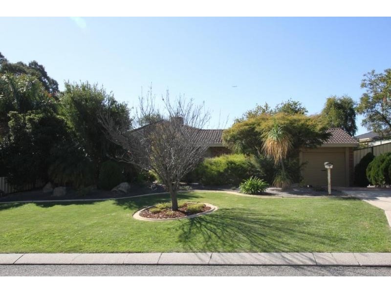 5 Challenger Drive, Thornlie WA 6108