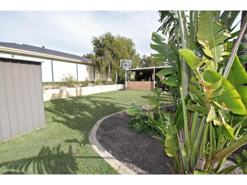 5 Challenger Drive, Thornlie WA 6108