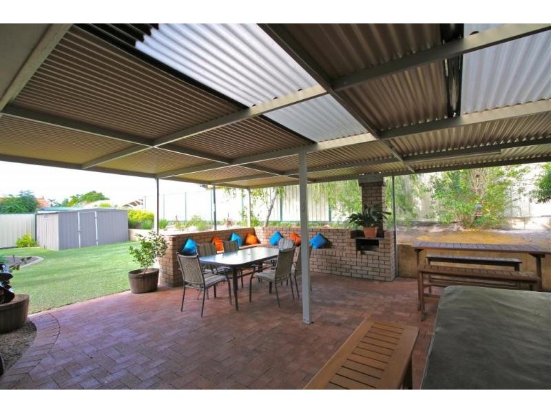 5 Challenger Drive, Thornlie WA 6108