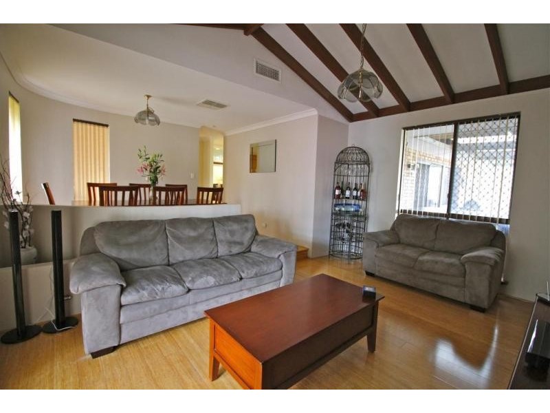 5 Challenger Drive, Thornlie WA 6108