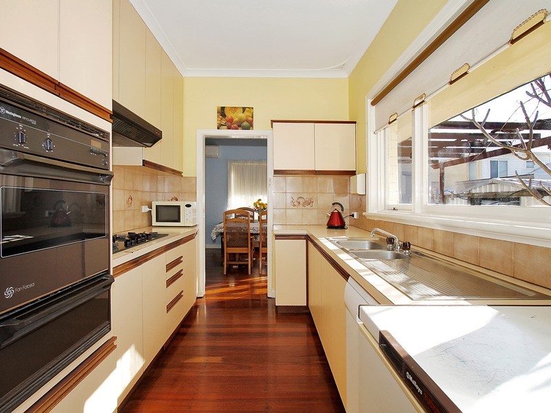 23 Doney Street, Alfred Cove WA 6154