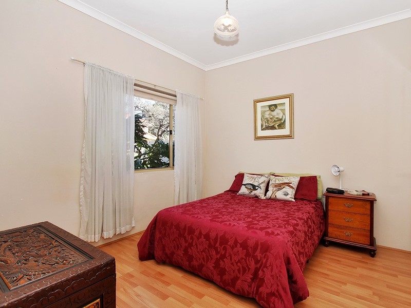 23 Doney Street, Alfred Cove WA 6154