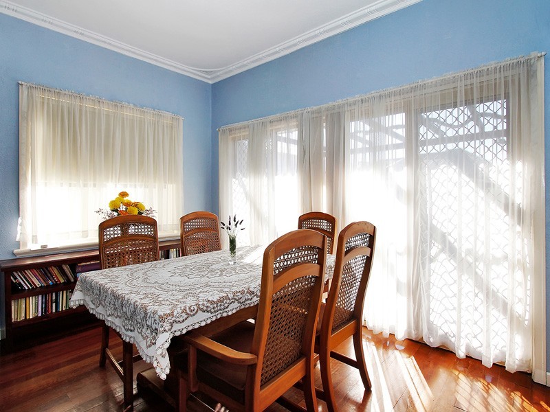 23 Doney Street, Alfred Cove WA 6154