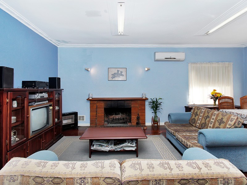 23 Doney Street, Alfred Cove WA 6154