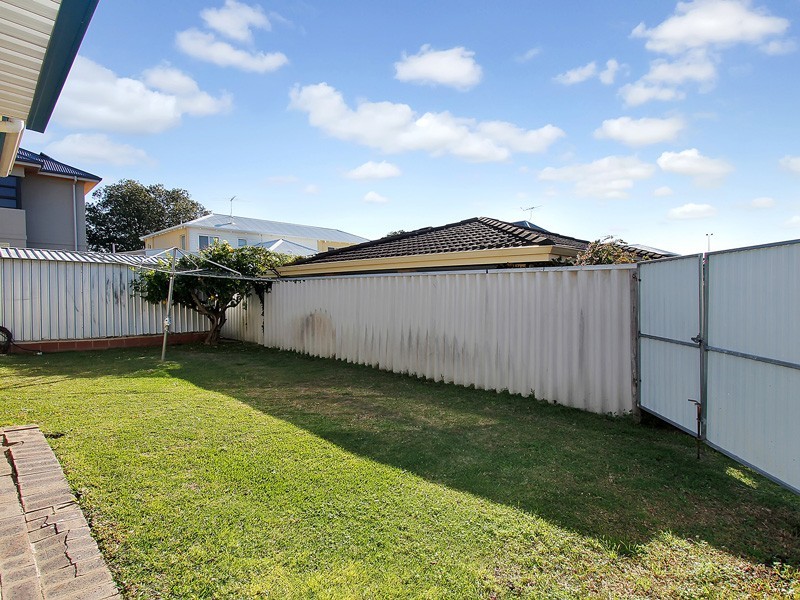 23 Doney Street, Alfred Cove WA 6154