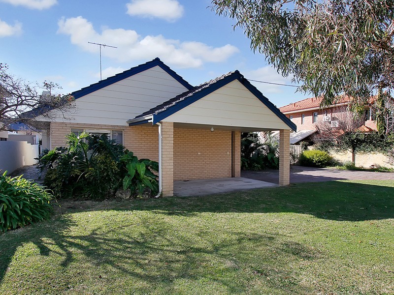 23 Doney Street, Alfred Cove WA 6154