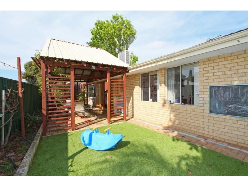 8A Hesford Avenue, Mount Pleasant WA 6153