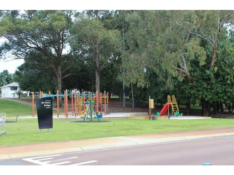 8A Hesford Avenue, Mount Pleasant WA 6153