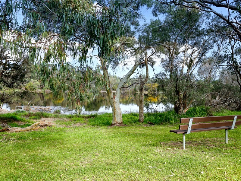24 Edgar Way, Mount Pleasant WA 6153