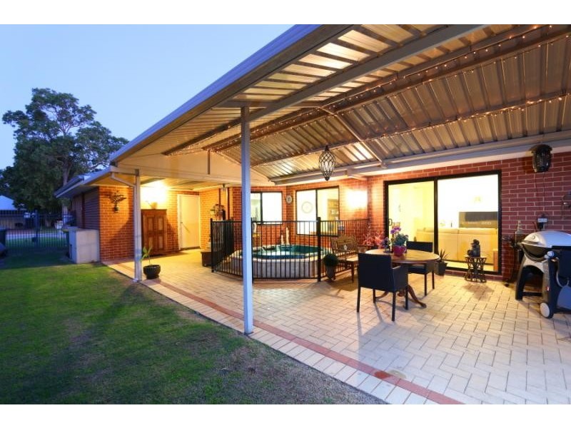 18 Morriett Street, Attadale WA 6156