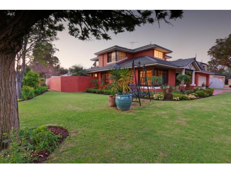 18 Morriett Street, Attadale WA 6156