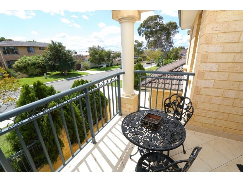 12 Lutey Road, Attadale WA 6156