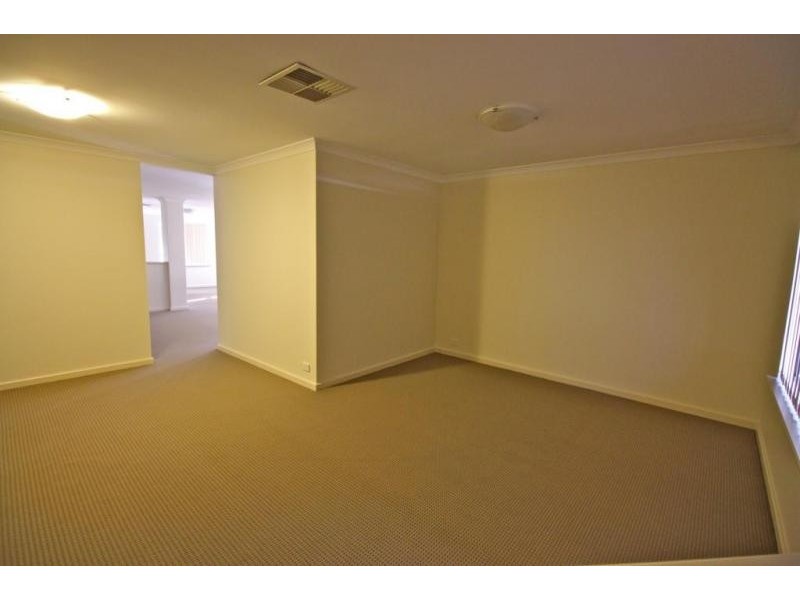 34 Diosma Way, Canning Vale WA 6155