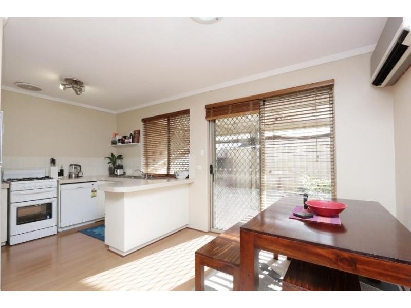 4/159 Stock Road, Attadale WA 6156