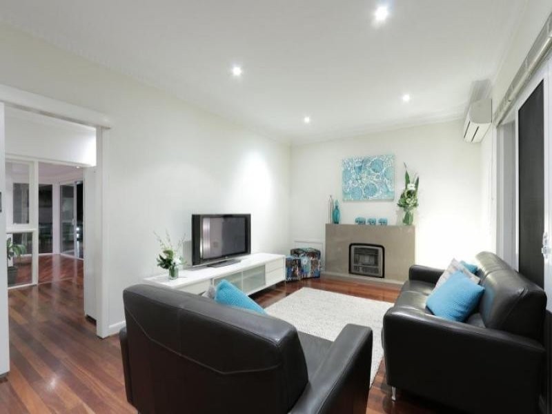 16 Calpin Cr, Attadale WA 6156