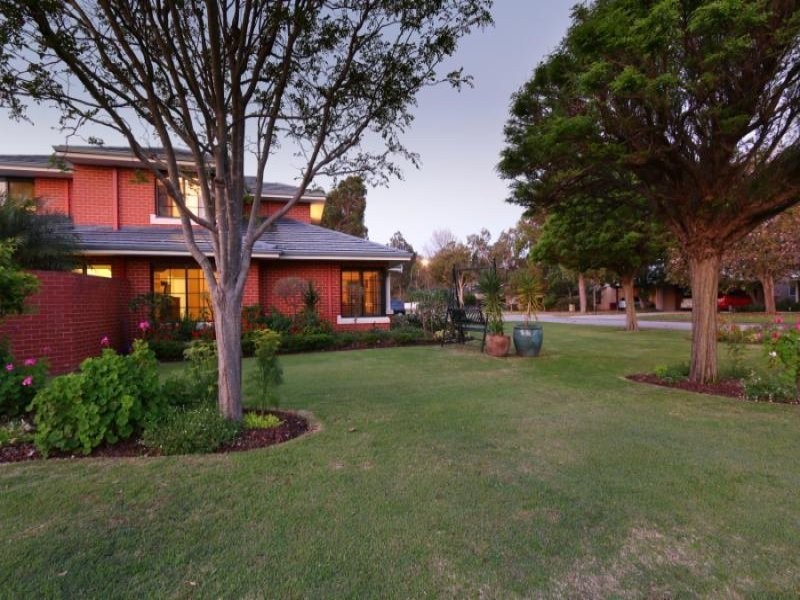 18 Morriett Street, Attadale WA 6156