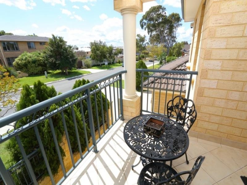 12 Lutey Road, Attadale WA 6156