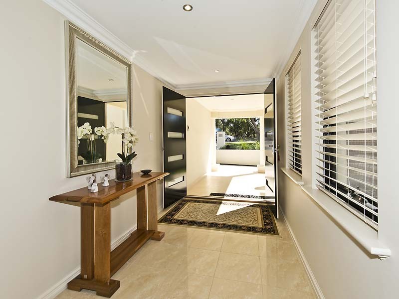 12 McCallum Crescent, Ardross WA 6153