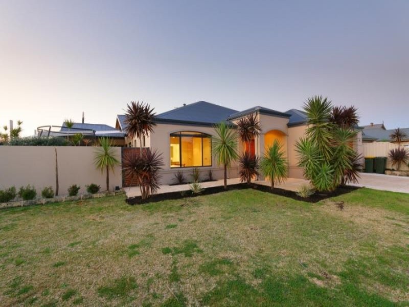 1 Warrego Street, Hammond Park WA 6164