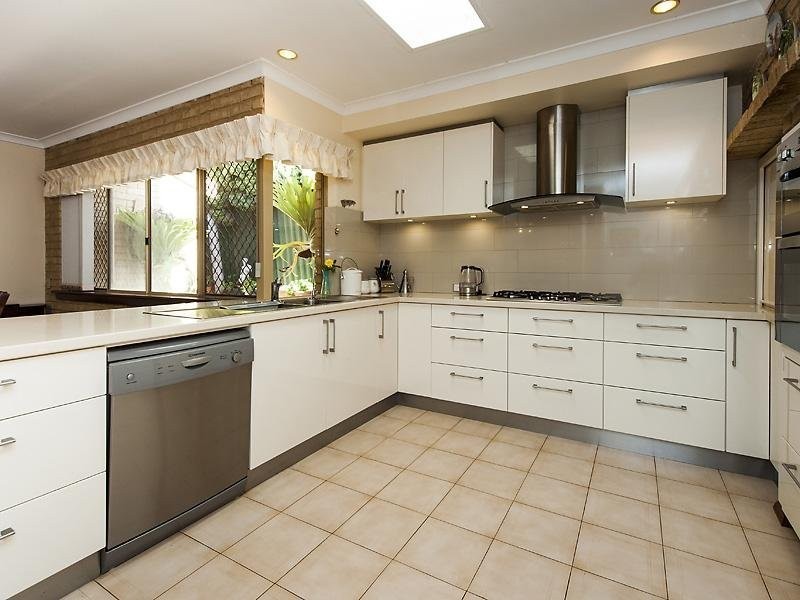 28 Potts St, Melville WA 6156