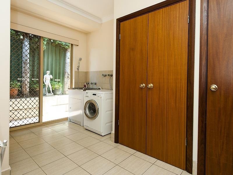 28 Potts St, Melville WA 6156