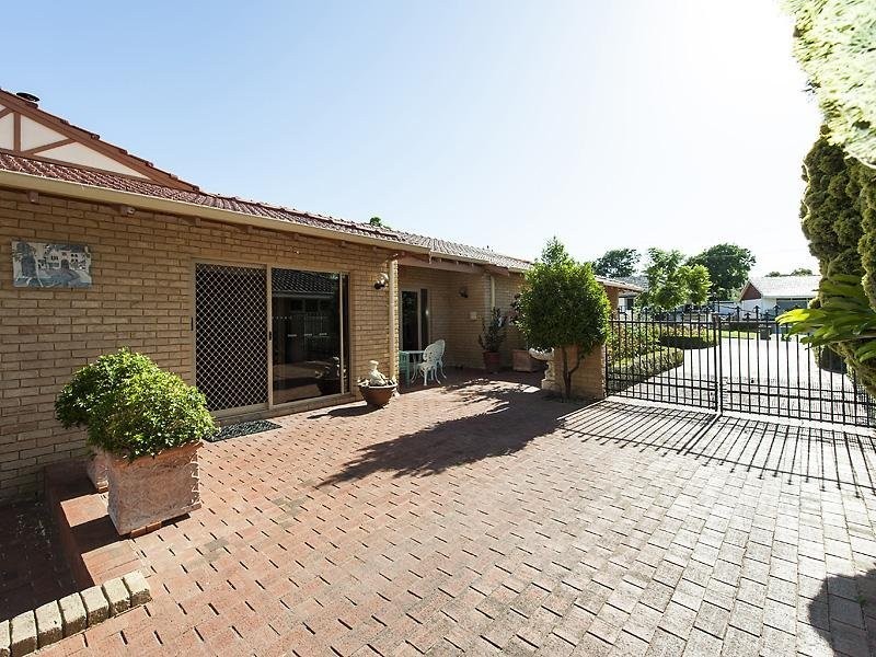 28 Potts St, Melville WA 6156
