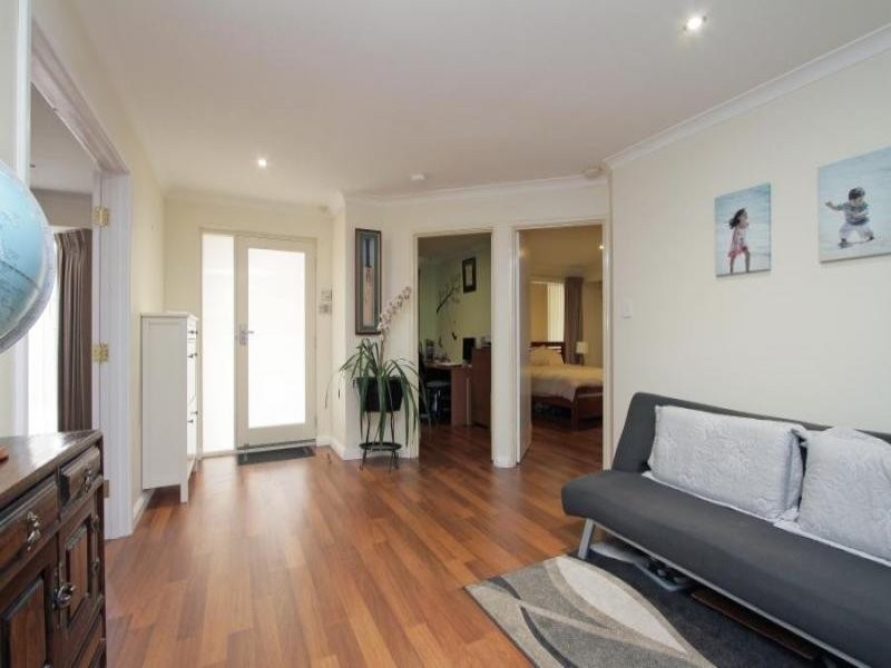 8A Hesford Avenue, Mount Pleasant WA 6153