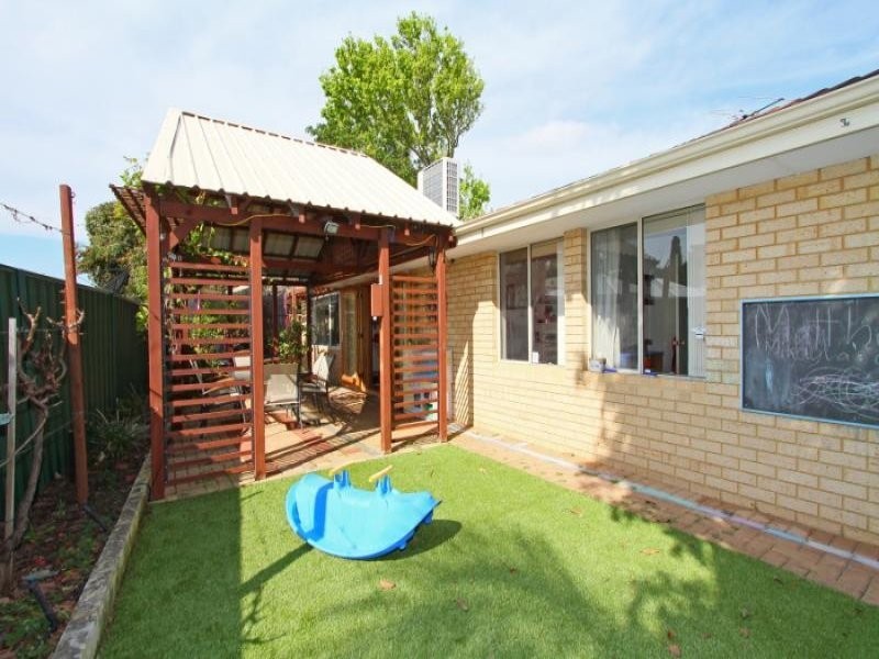 8A Hesford Avenue, Mount Pleasant WA 6153