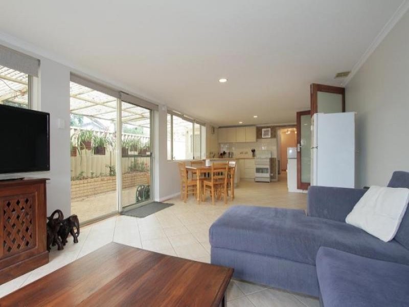 8A Hesford Avenue, Mount Pleasant WA 6153