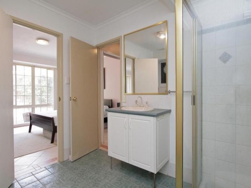 8A Hesford Avenue, Mount Pleasant WA 6153