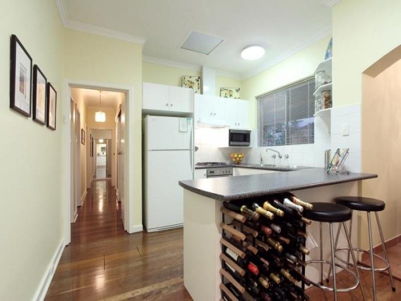 6 Lisa Place, Mount Pleasant WA 6153