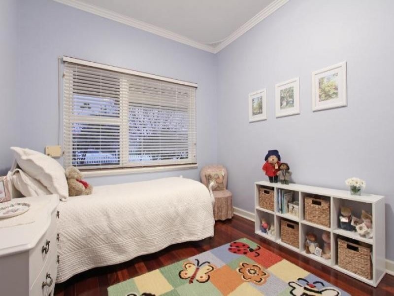 6 Lisa Place, Mount Pleasant WA 6153