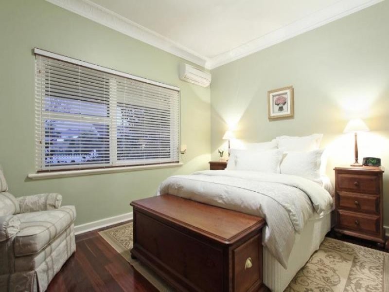 6 Lisa Place, Mount Pleasant WA 6153