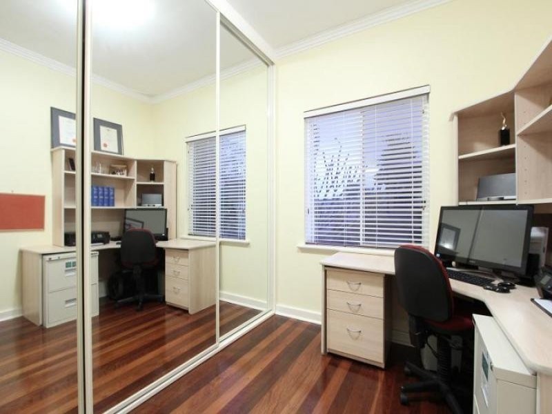 6 Lisa Place, Mount Pleasant WA 6153
