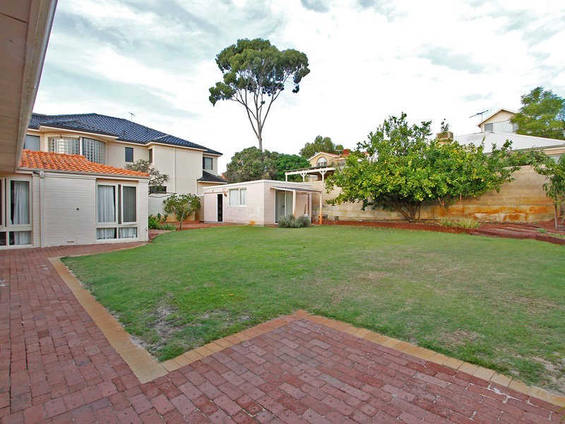 89 Riverton Drive, Rossmoyne WA 6148