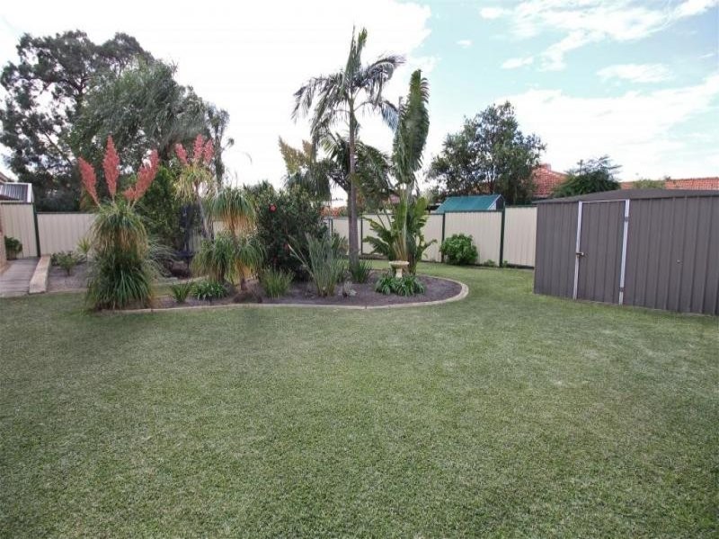 5 Challenger Drive, Thornlie WA 6108