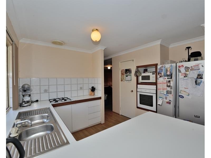 10 Vermilion Glade, Warnbro WA 6169