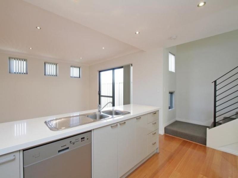 2/56 Spinnaker Heights, Yangebup WA 6164