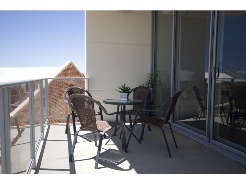 7/3 Rockingham, South Fremantle WA 6162